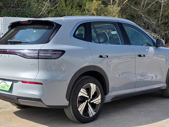 Фото 9 - Geely Galaxy E5