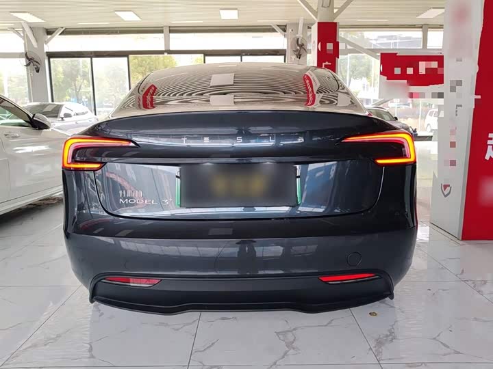 Фото 6 - Tesla Model 3