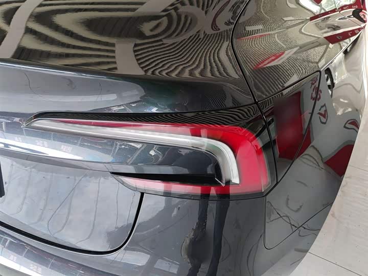 Фото 8 - Tesla Model 3