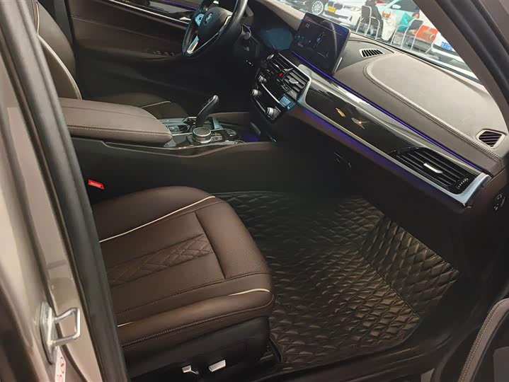 Фото 8 - BMW 5 Series