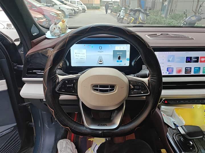 Фото 3 - Geely Monjaro