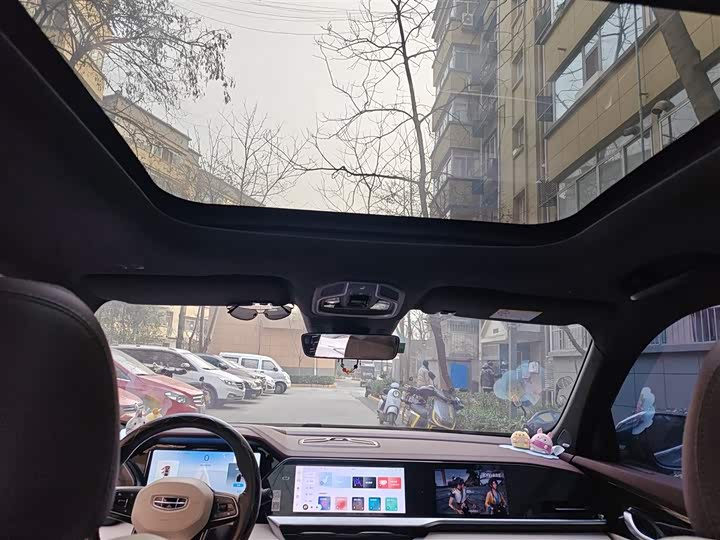 Фото 9 - Geely Monjaro