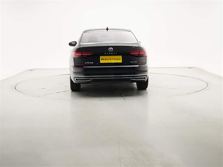 Фото 7 - Volkswagen Passat