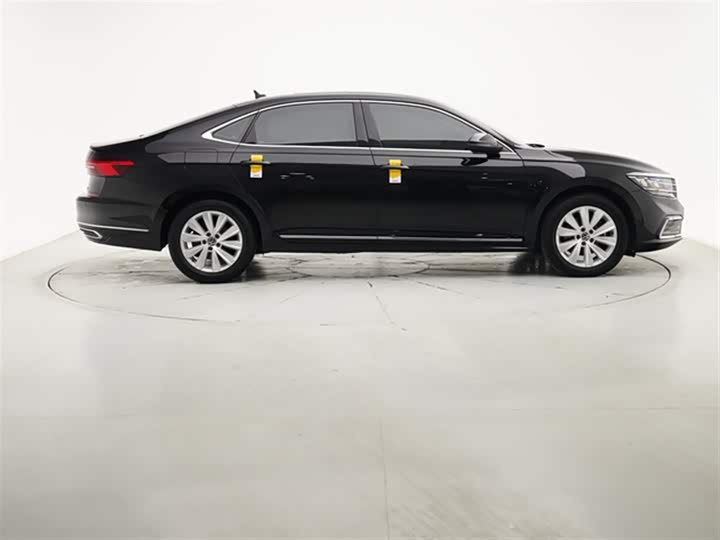 Фото 9 - Volkswagen Passat