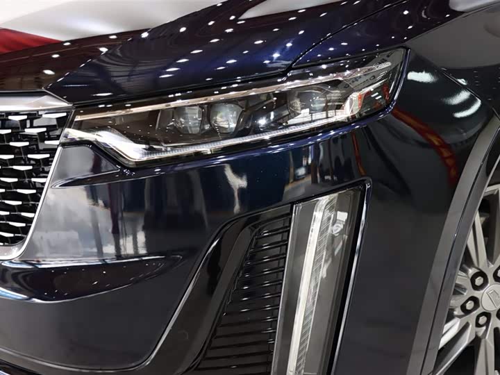 Фото 7 - Cadillac XT6