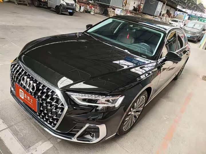 Фото 1 - Audi A8