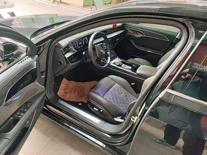 Фото 6 - Audi A8