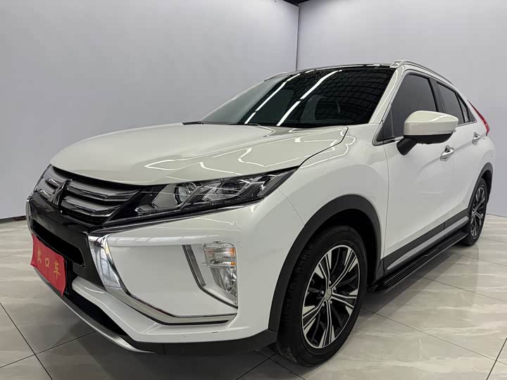 Фото 1 - Mitsubishi Eclipse Cross