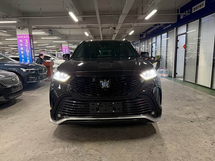 Фото 2 - Toyota Crown Kluger