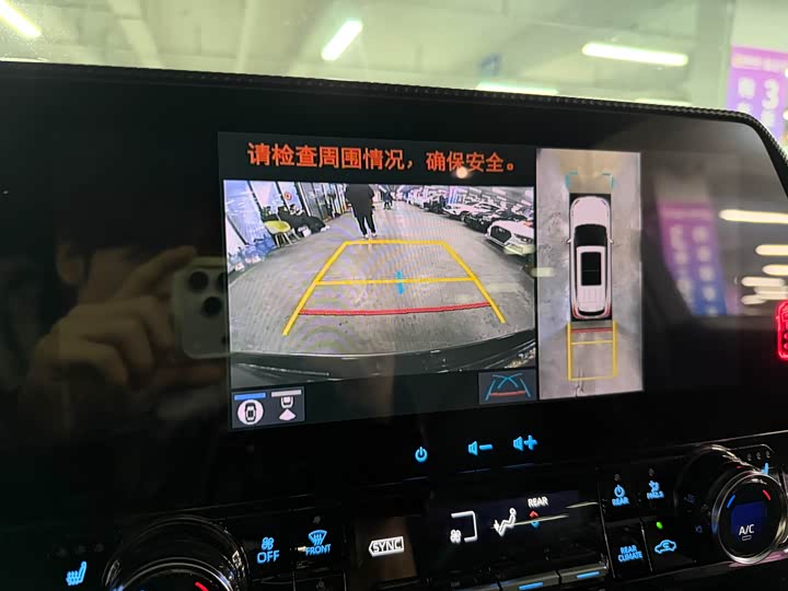 Фото 8 - Toyota Crown Kluger