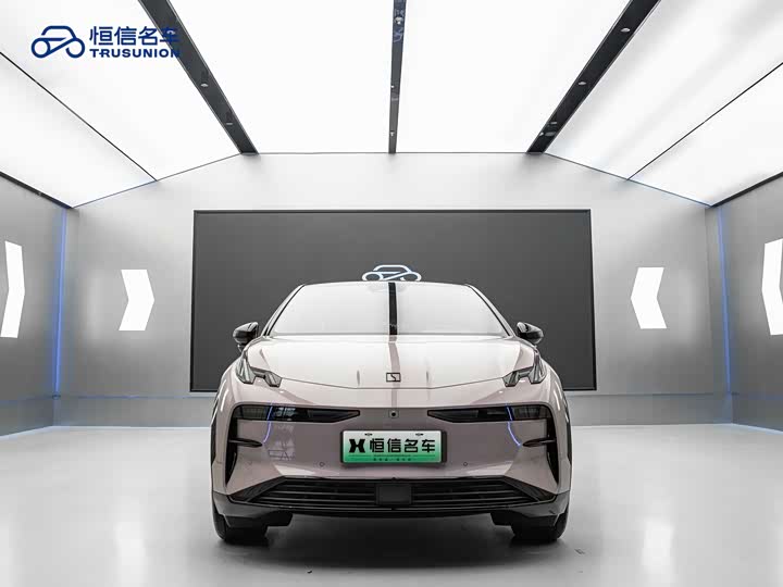 Фото 2 - Zeekr X