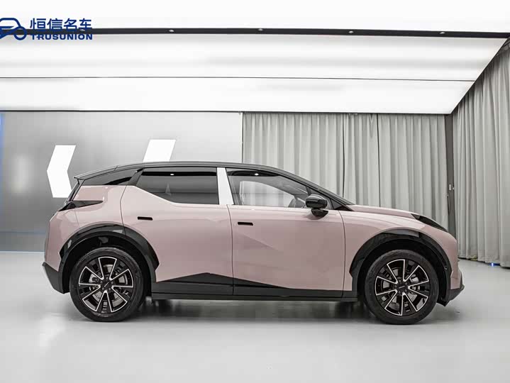 Фото 5 - Zeekr X