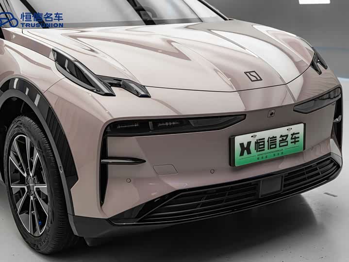 Фото 7 - Zeekr X