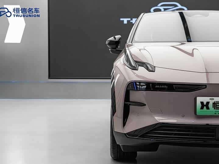 Фото 8 - Zeekr X