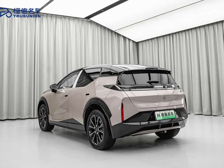 Фото 9 - Zeekr X