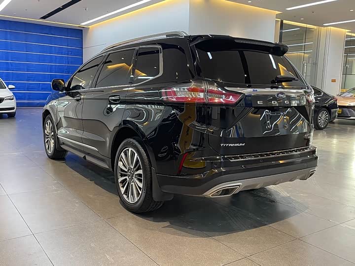 Фото 4 - Ford Edge