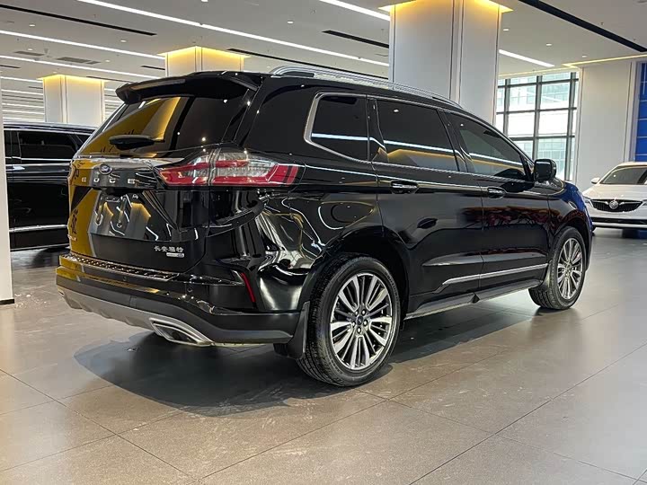 Фото 6 - Ford Edge