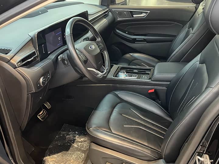 Фото 8 - Ford Edge