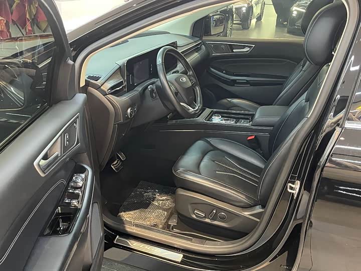 Фото 9 - Ford Edge