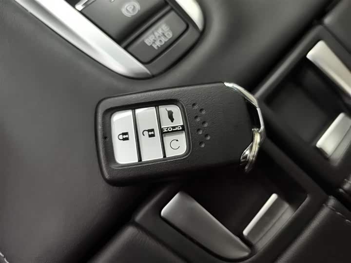 Фото 9 - Honda Avancier