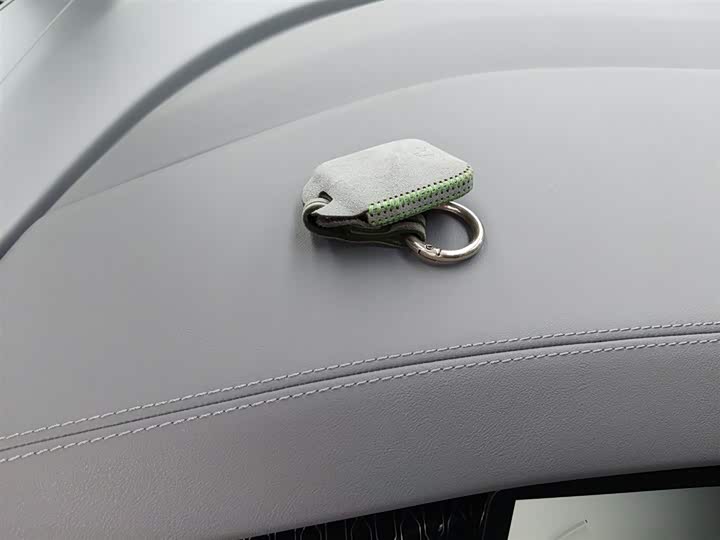 Фото 9 - Zeekr 009