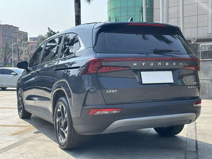 Фото 7 - Hyundai Custo