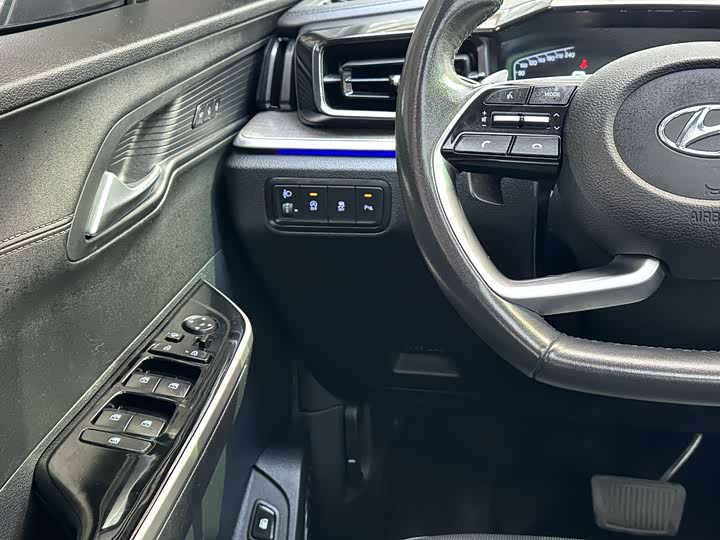 Фото 9 - Hyundai Custo