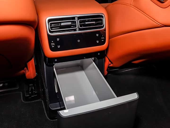 Фото 8 - LiXiang L7