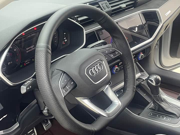 Фото 9 - Audi Q3