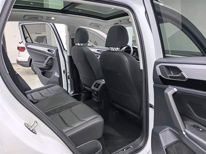 Фото 9 - Volkswagen Tayron