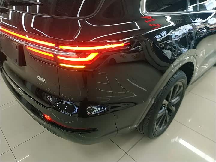 Фото 8 - LiXiang One