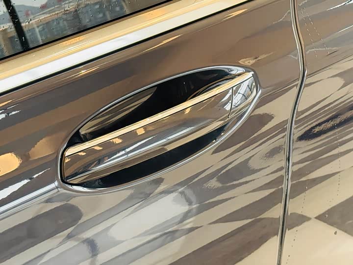 Фото 8 - BMW 7 Series