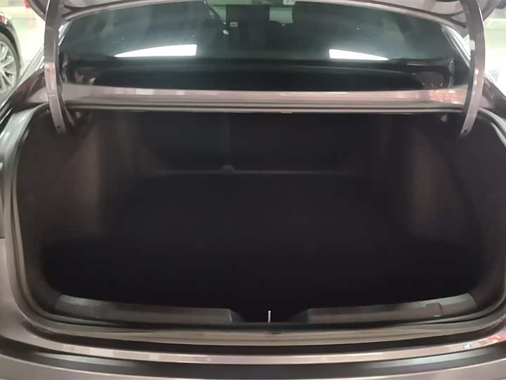 Фото 4 - Geely Preface