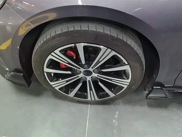 Фото 6 - Geely Preface