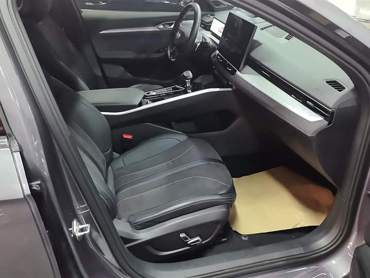 Фото 8 - Geely Preface