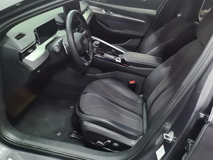 Фото 9 - Geely Preface