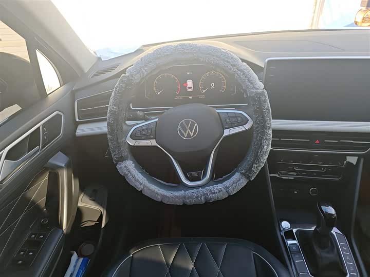 Фото 3 - Volkswagen Tiguan L Pro