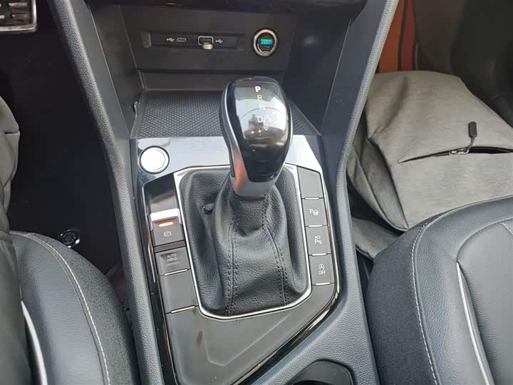 Фото 7 - Volkswagen Tiguan L Pro