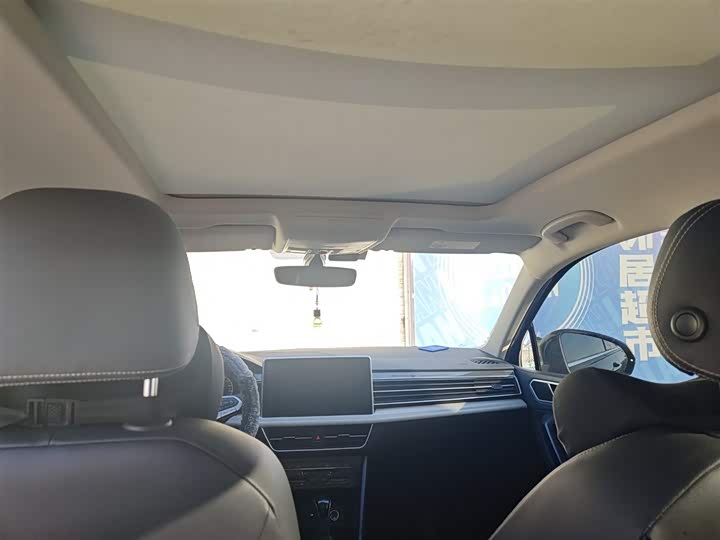 Фото 9 - Volkswagen Tiguan L Pro