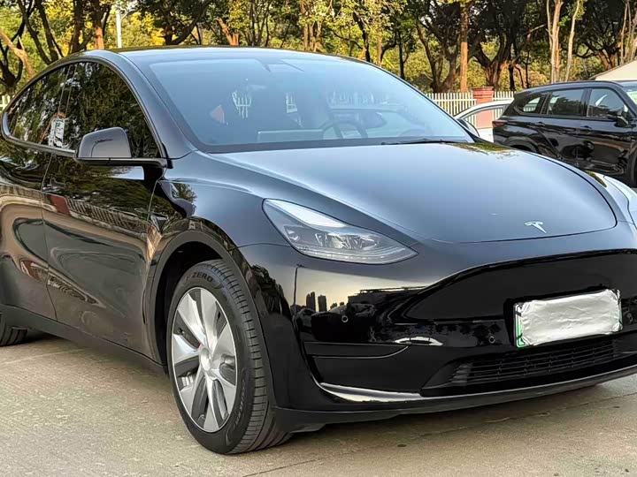 Фото 3 - Tesla Model Y