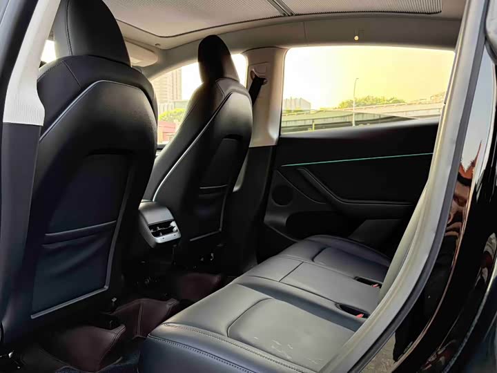 Фото 4 - Tesla Model Y