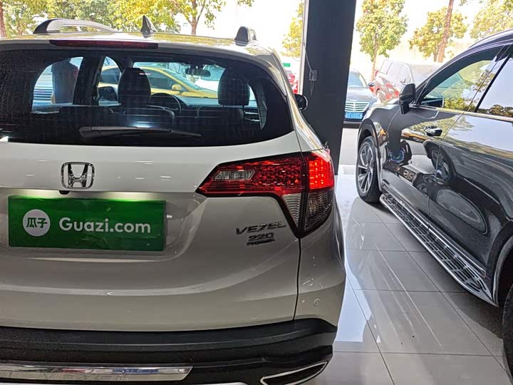 Фото 8 - Honda Vezel