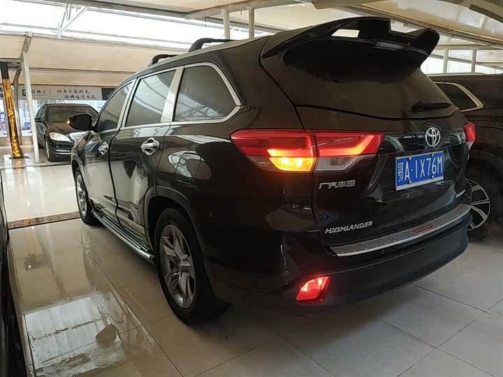 Фото 5 - Toyota Highlander