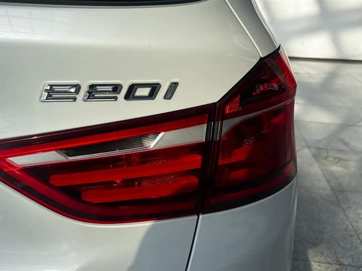 Фото 9 - BMW 2 Series Gran Tourer