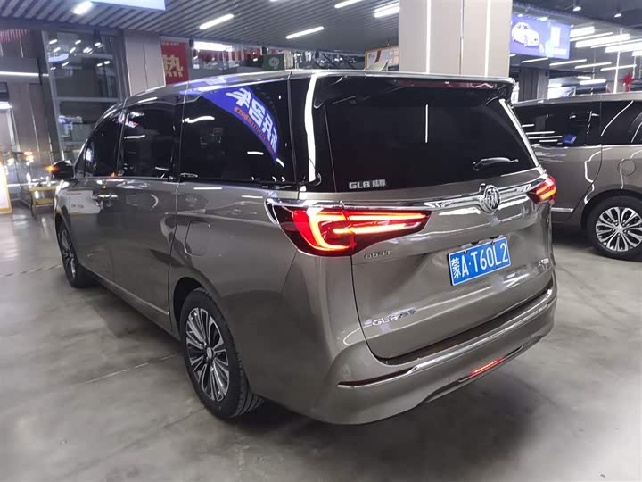 Фото 5 - Buick GL8 ES