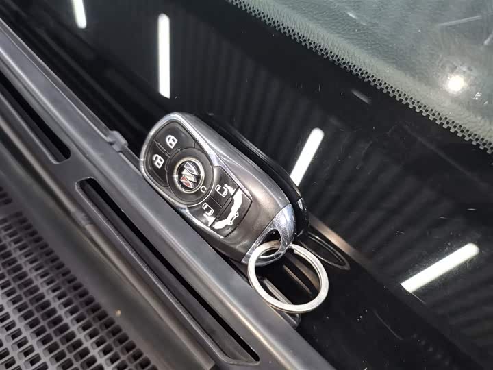 Фото 9 - Buick GL8 ES