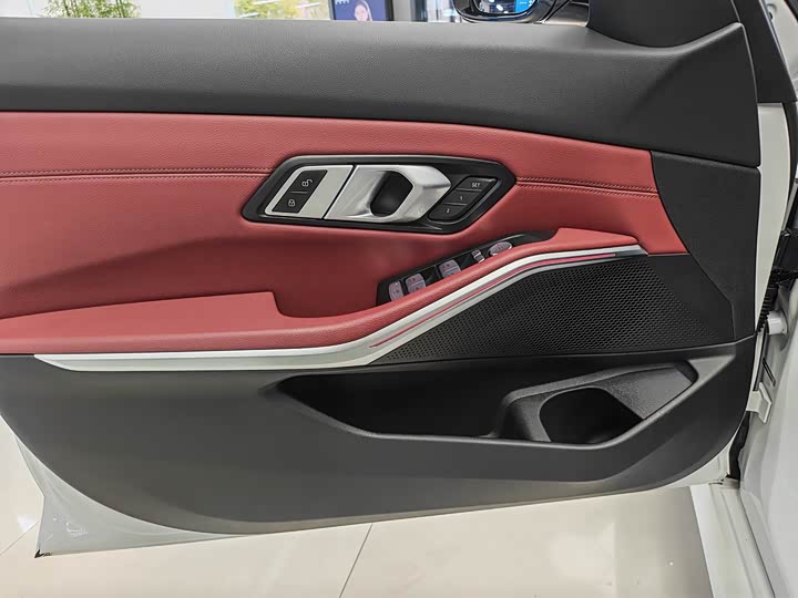 Фото 9 - BMW 3 Series