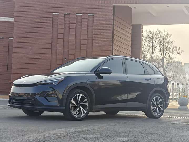 Фото 1 - BAIC Arcfox Alpha T5