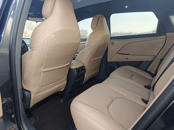 Фото 8 - BAIC Arcfox Alpha T5