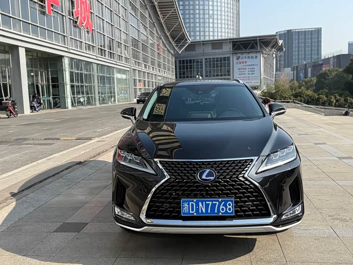 Фото 1 - Lexus RX